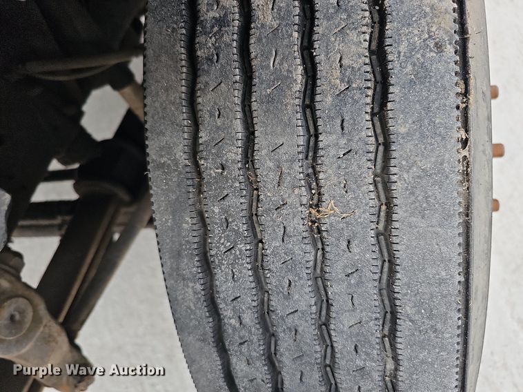 image for item DQ1153 2001  Chevrolet C6500  boom lift  truck