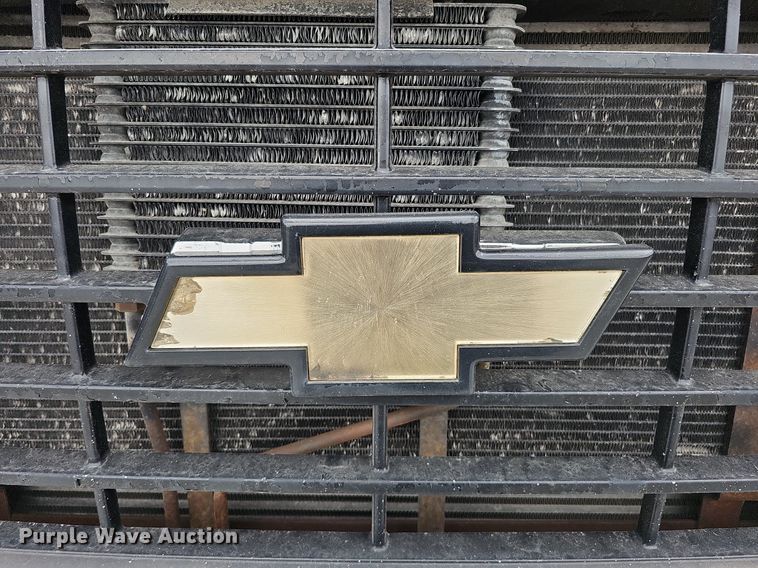 image for item DQ1153 2001  Chevrolet C6500  boom lift  truck