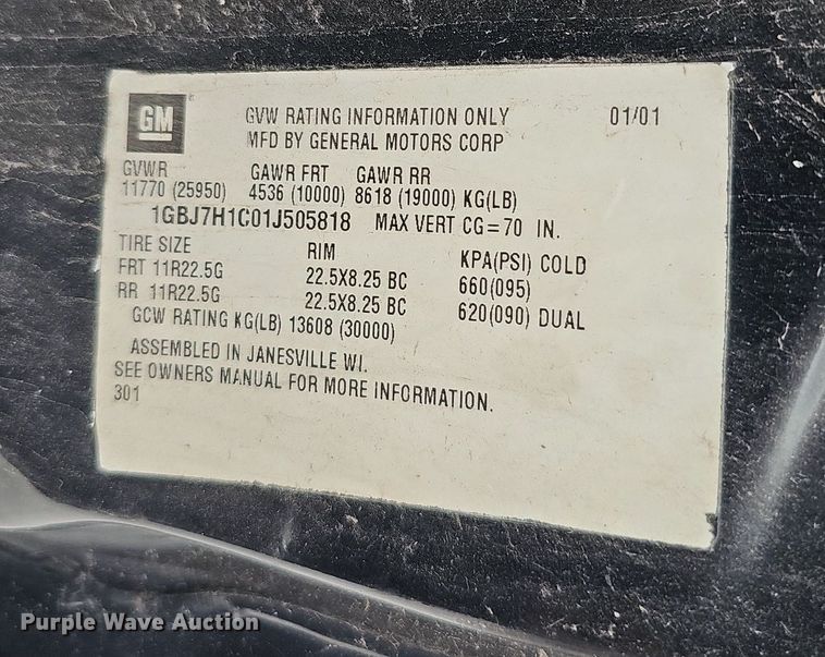 image for item DQ1153 2001  Chevrolet C6500  boom lift  truck