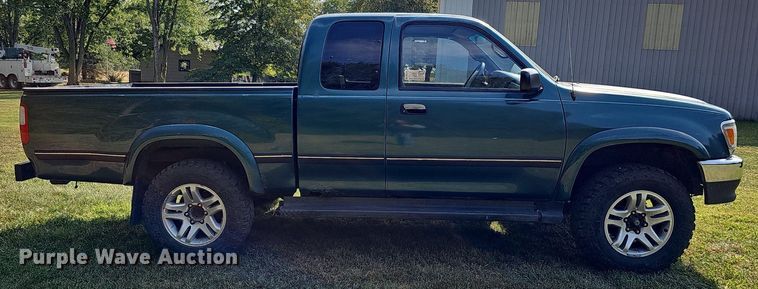 image for item DQ1154 1997 Toyota T100  XtraCab pickup truck