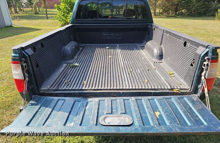 image for item DQ1154 1997 Toyota T100  XtraCab pickup truck