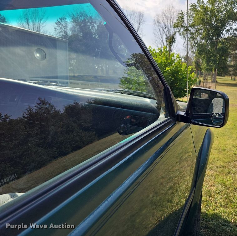 image for item DQ1154 1997 Toyota T100  XtraCab pickup truck