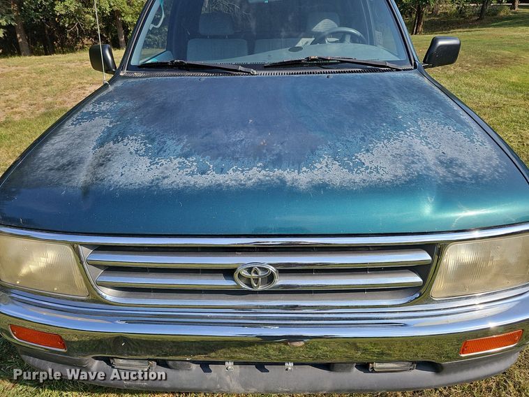 image for item DQ1154 1997 Toyota T100  XtraCab pickup truck