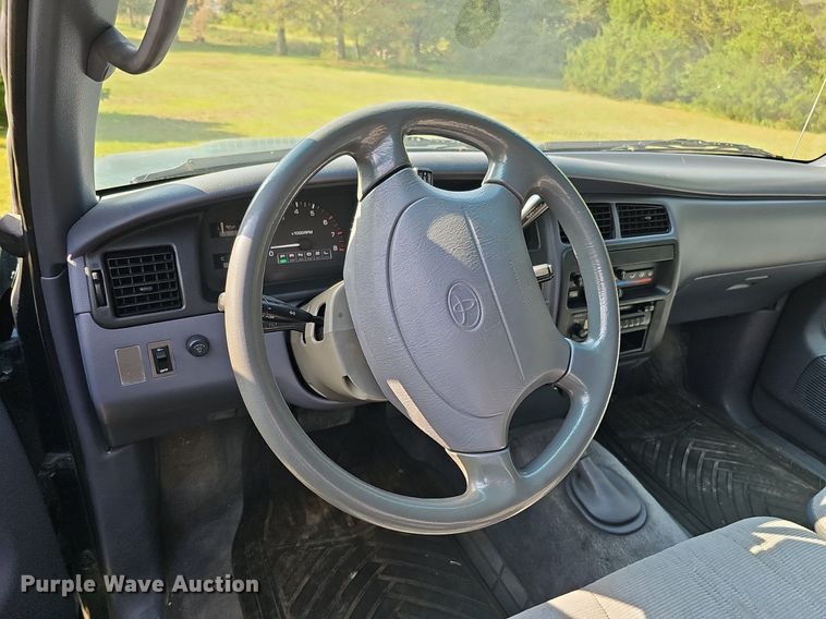 image for item DQ1154 1997 Toyota T100  XtraCab pickup truck