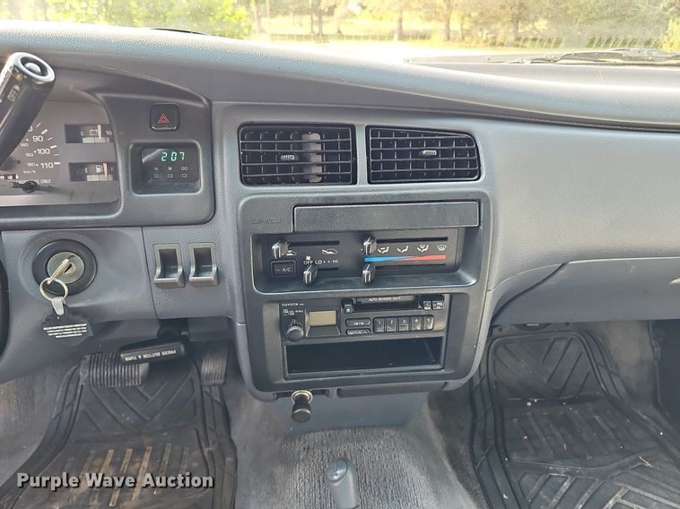 image for item DQ1154 1997 Toyota T100  XtraCab pickup truck