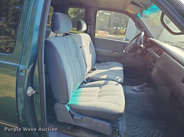 image for item DQ1154 1997 Toyota T100  XtraCab pickup truck