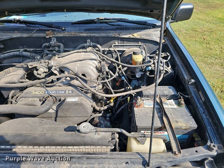 image for item DQ1154 1997 Toyota T100  XtraCab pickup truck