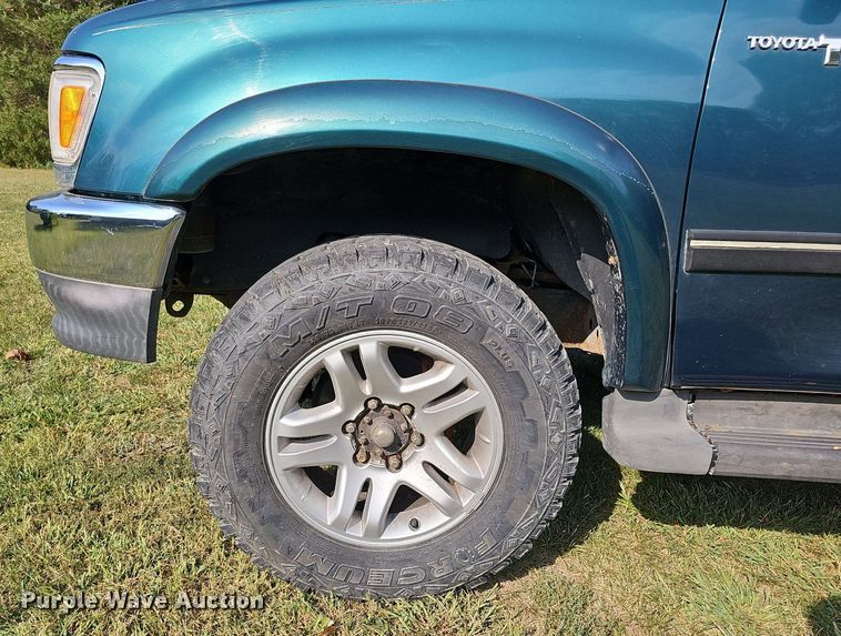 image for item DQ1154 1997 Toyota T100  XtraCab pickup truck
