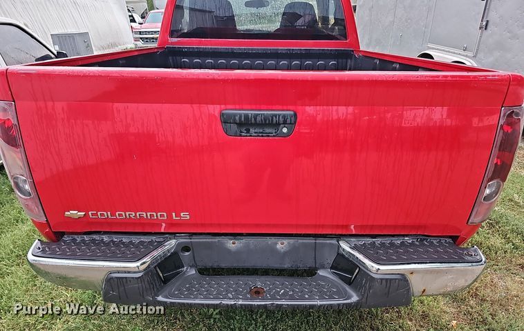 image for item DQ1159 2005 Chevrolet Colorado LS  pickup truck