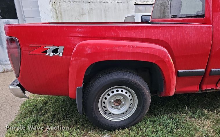 image for item DQ1159 2005 Chevrolet Colorado LS  pickup truck