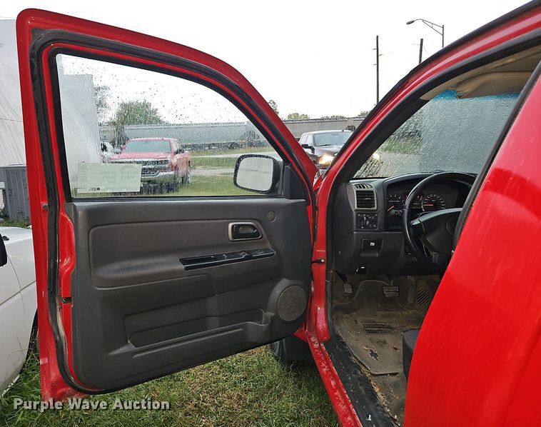 image for item DQ1159 2005 Chevrolet Colorado LS  pickup truck