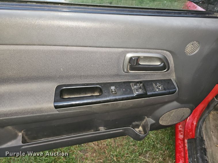 image for item DQ1159 2005 Chevrolet Colorado LS  pickup truck