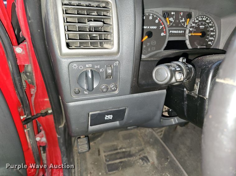 image for item DQ1159 2005 Chevrolet Colorado LS  pickup truck