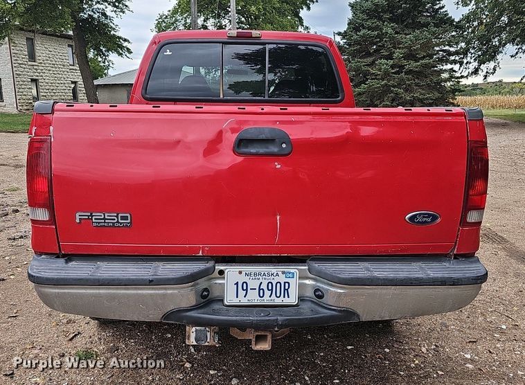 image for item DQ1163 2002 Ford F250 Super Duty Lariat  Crew Cab pickup truck