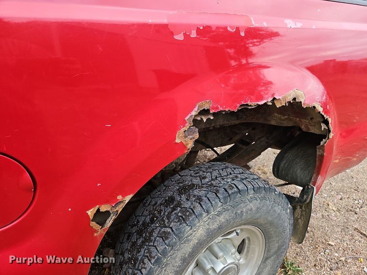 image for item DQ1163 2002 Ford F250 Super Duty Lariat  Crew Cab pickup truck