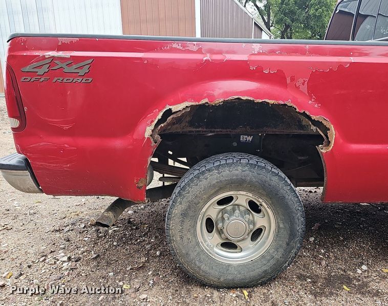 image for item DQ1163 2002 Ford F250 Super Duty Lariat  Crew Cab pickup truck