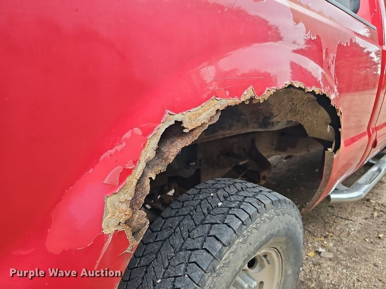 image for item DQ1163 2002 Ford F250 Super Duty Lariat  Crew Cab pickup truck