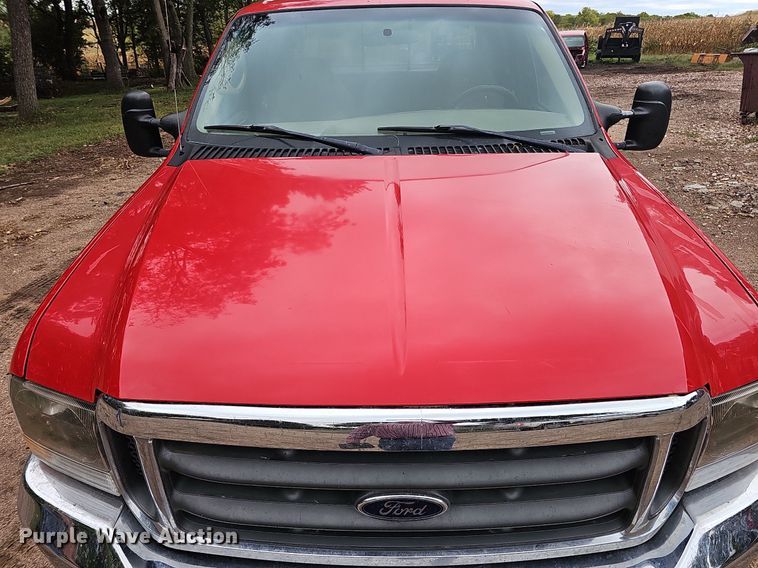 image for item DQ1163 2002 Ford F250 Super Duty Lariat  Crew Cab pickup truck