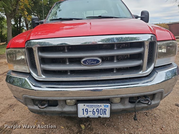 image for item DQ1163 2002 Ford F250 Super Duty Lariat  Crew Cab pickup truck