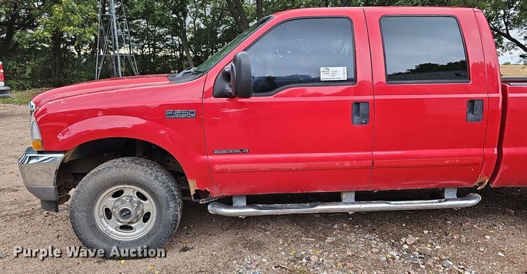 image for item DQ1163 2002 Ford F250 Super Duty Lariat  Crew Cab pickup truck