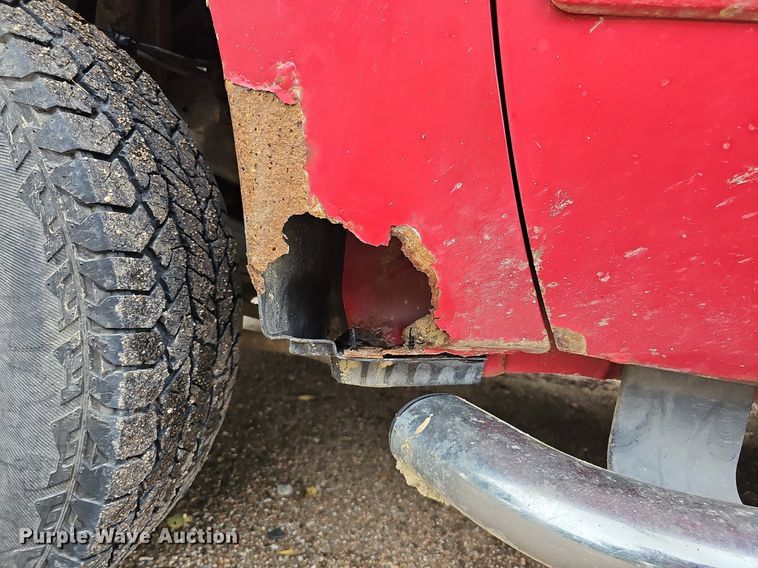 image for item DQ1163 2002 Ford F250 Super Duty Lariat  Crew Cab pickup truck