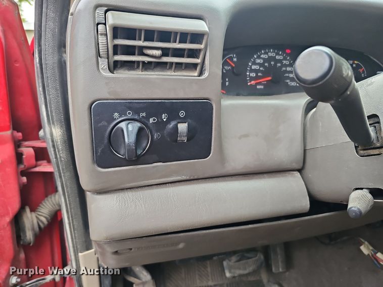 image for item DQ1163 2002 Ford F250 Super Duty Lariat  Crew Cab pickup truck