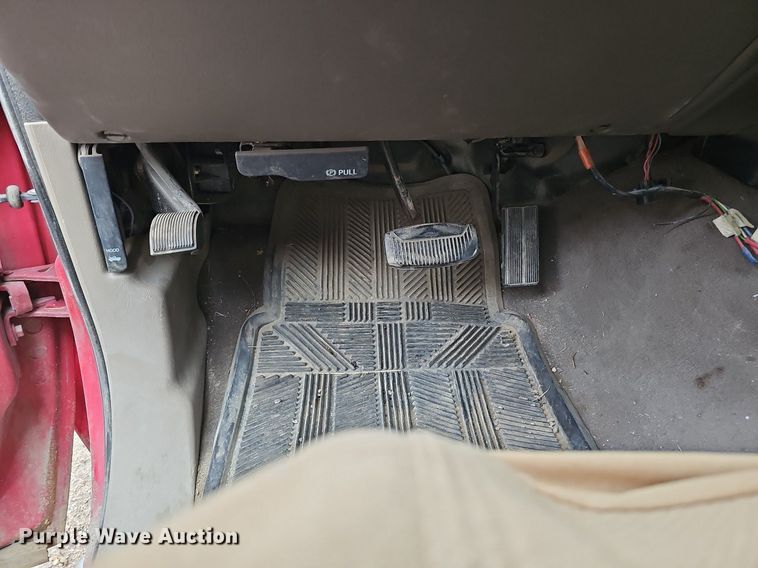 image for item DQ1163 2002 Ford F250 Super Duty Lariat  Crew Cab pickup truck