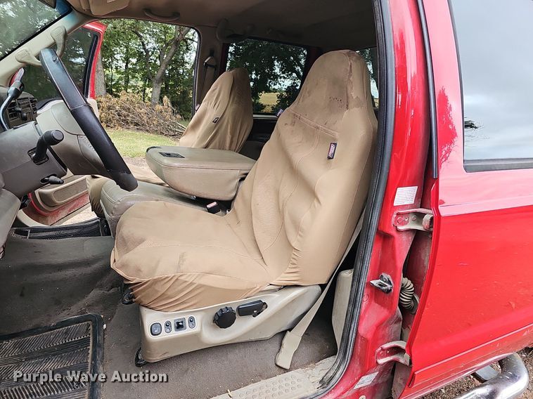 image for item DQ1163 2002 Ford F250 Super Duty Lariat  Crew Cab pickup truck