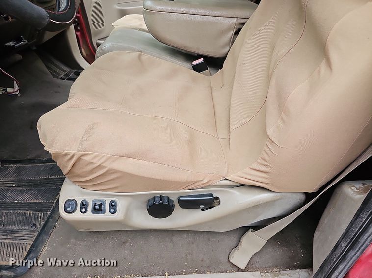 image for item DQ1163 2002 Ford F250 Super Duty Lariat  Crew Cab pickup truck