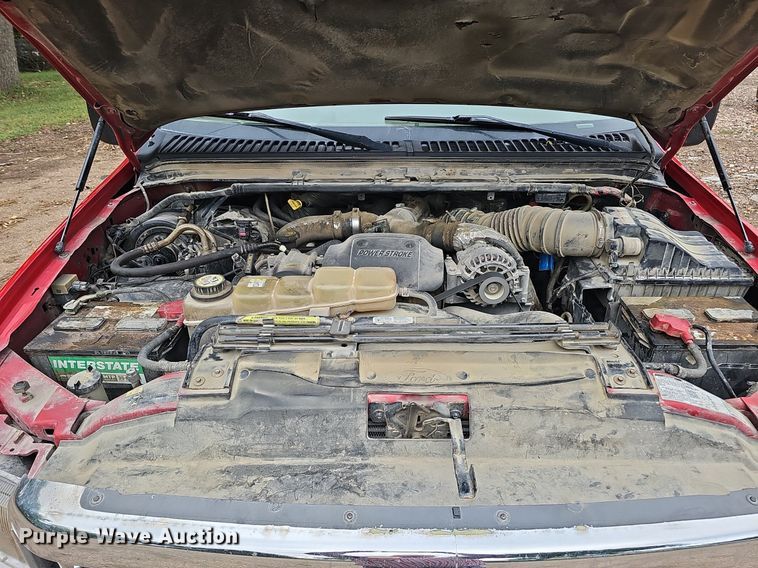 image for item DQ1163 2002 Ford F250 Super Duty Lariat  Crew Cab pickup truck