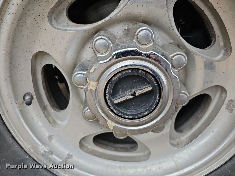 image for item DQ1163 2002 Ford F250 Super Duty Lariat  Crew Cab pickup truck