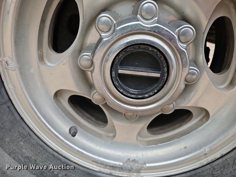 image for item DQ1163 2002 Ford F250 Super Duty Lariat  Crew Cab pickup truck