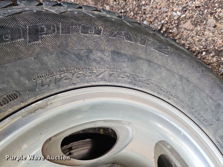 image for item DQ1163 2002 Ford F250 Super Duty Lariat  Crew Cab pickup truck