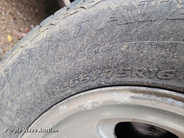 image for item DQ1163 2002 Ford F250 Super Duty Lariat  Crew Cab pickup truck