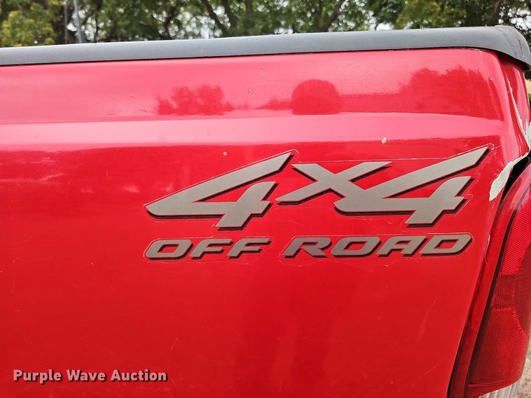 image for item DQ1163 2002 Ford F250 Super Duty Lariat  Crew Cab pickup truck