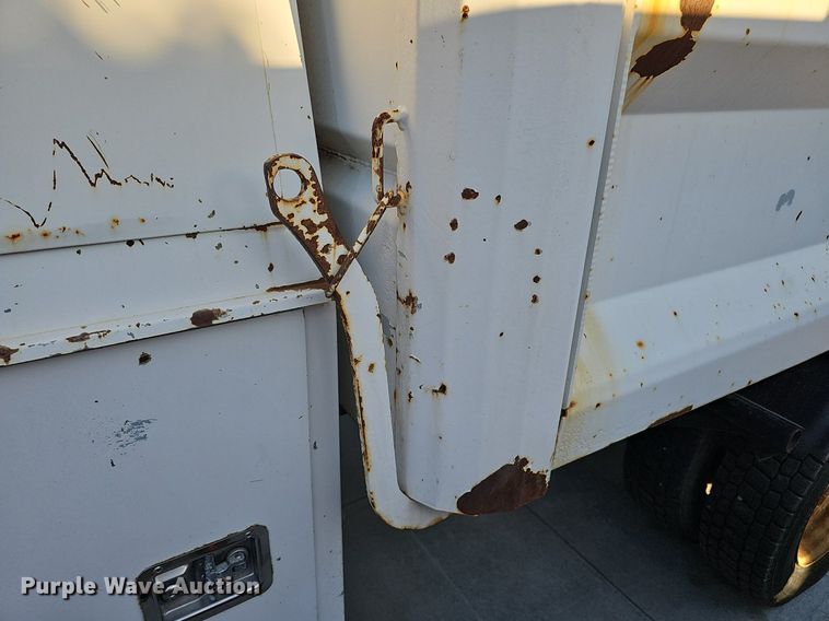 image for item DQ1165 2008 Ford F550 Super Duty  dump truck