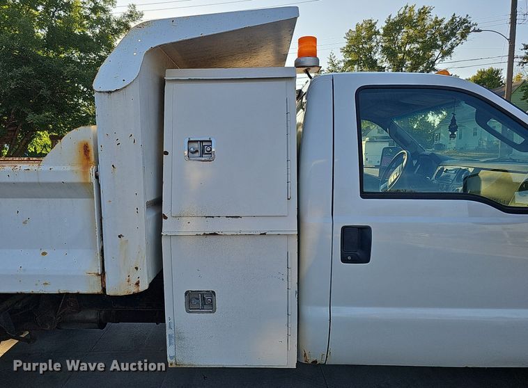 image for item DQ1165 2008 Ford F550 Super Duty  dump truck