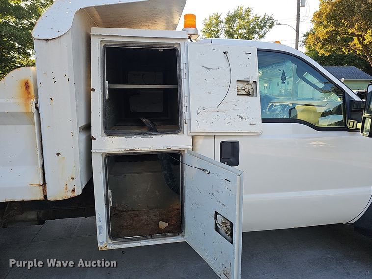 image for item DQ1165 2008 Ford F550 Super Duty  dump truck