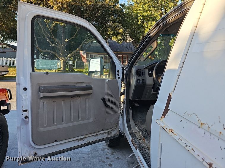 image for item DQ1165 2008 Ford F550 Super Duty  dump truck