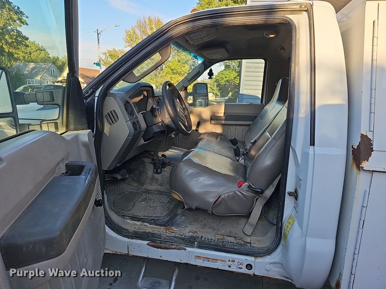 image for item DQ1165 2008 Ford F550 Super Duty  dump truck