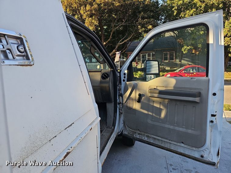 image for item DQ1165 2008 Ford F550 Super Duty  dump truck