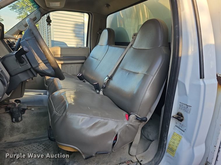 image for item DQ1165 2008 Ford F550 Super Duty  dump truck