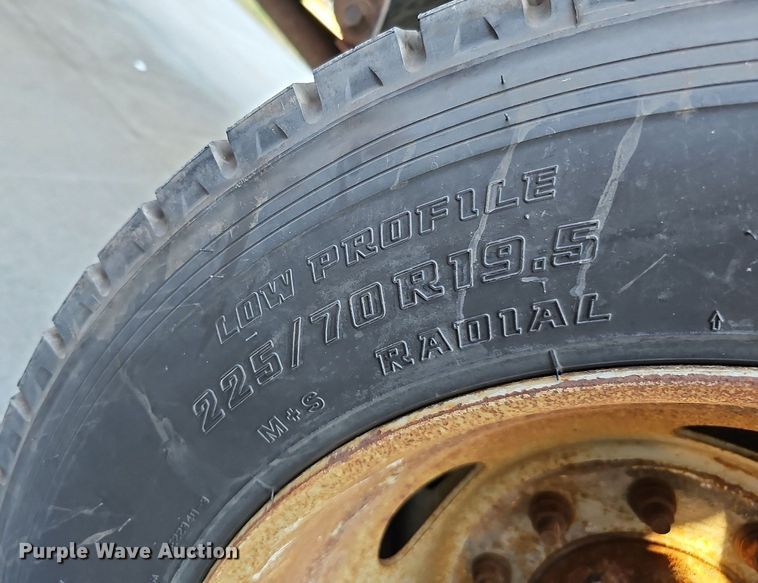 image for item DQ1165 2008 Ford F550 Super Duty  dump truck