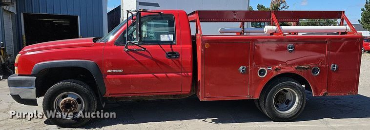 image for item DQ1172 2007 Chevrolet Silverado 3500  utility bed pickup truck