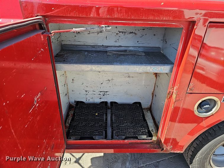 image for item DQ1172 2007 Chevrolet Silverado 3500  utility bed pickup truck