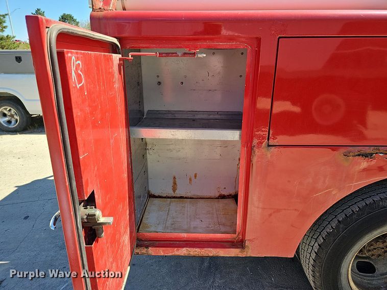 image for item DQ1172 2007 Chevrolet Silverado 3500  utility bed pickup truck