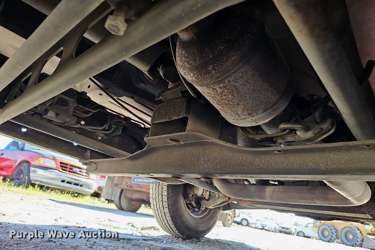 image for item DQ1172 2007 Chevrolet Silverado 3500  utility bed pickup truck