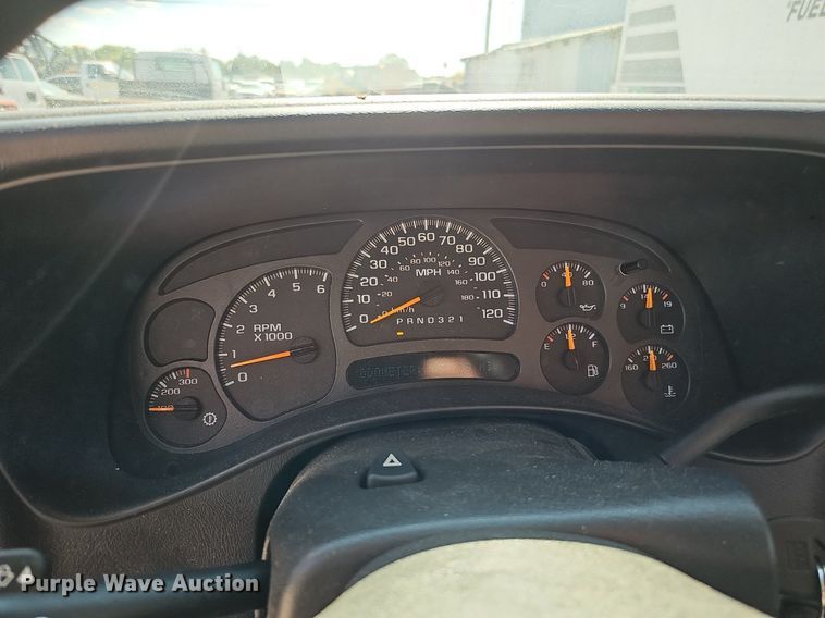 image for item DQ1172 2007 Chevrolet Silverado 3500  utility bed pickup truck