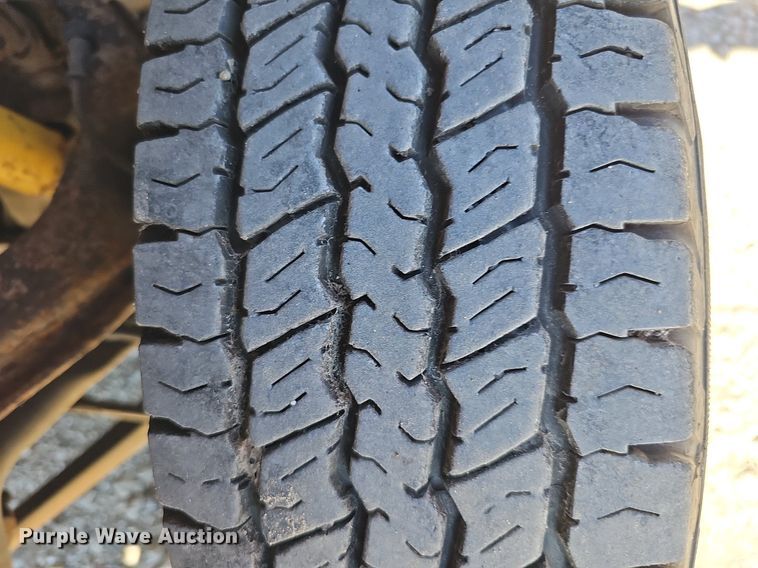 image for item DQ1172 2007 Chevrolet Silverado 3500  utility bed pickup truck