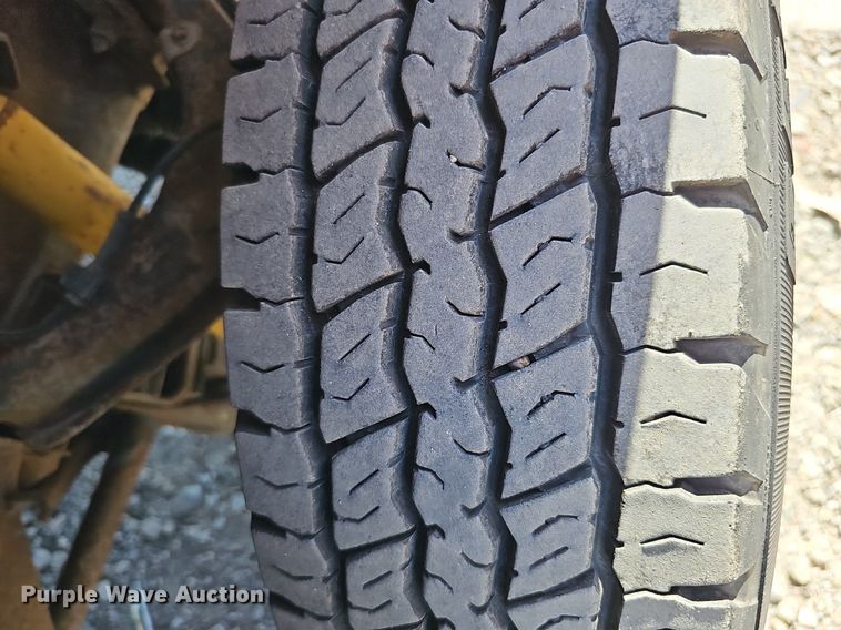 image for item DQ1172 2007 Chevrolet Silverado 3500  utility bed pickup truck